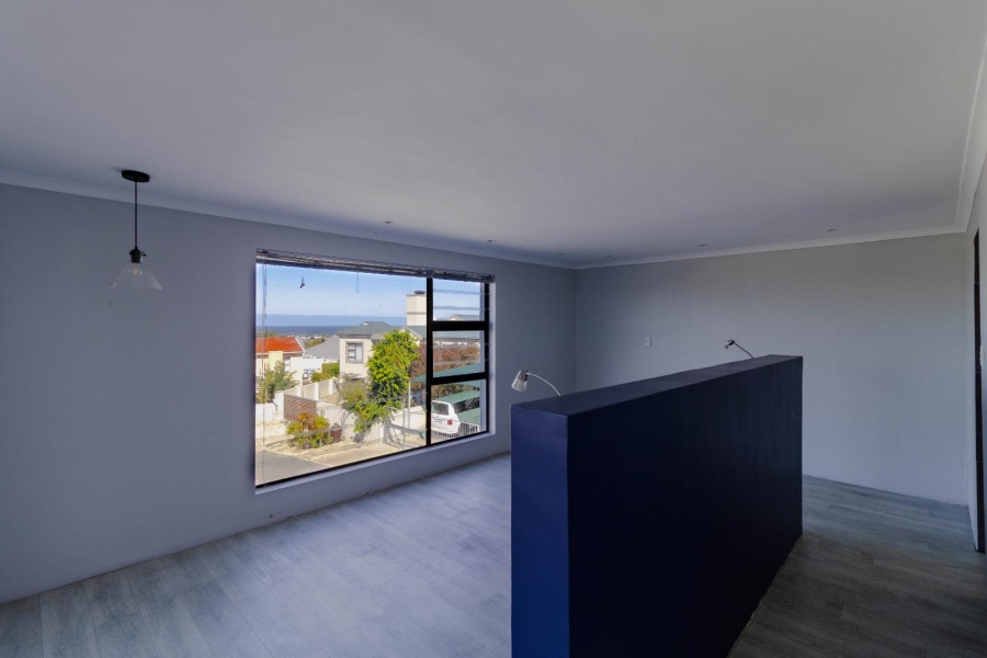 4 Bedroom Property for Sale in Onrus Western Cape
